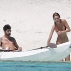  Gigi Hadid Pushing Zayn Malik’s Canoe