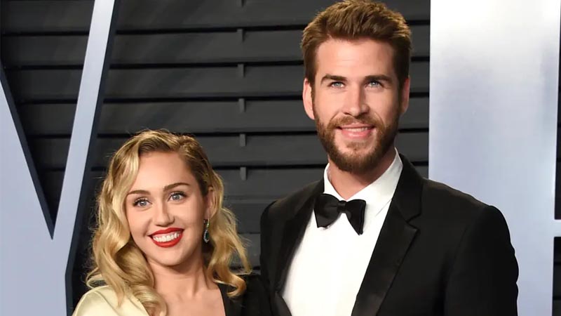  Miley Cyrus calls her marriage to Liam Hemsworth a “disaster” While Helping A Couple Get Engaged At Her Concert! “Mine was a f**king disaster”