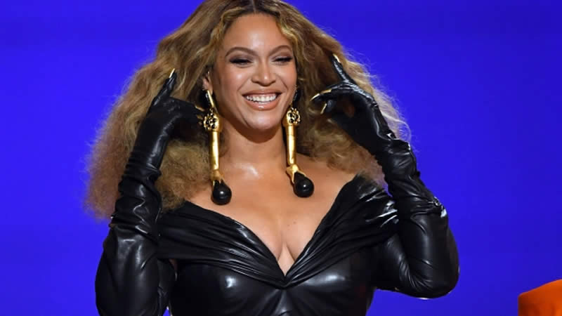  Beyoncé Just Made History at the 2021 Grammy Awards