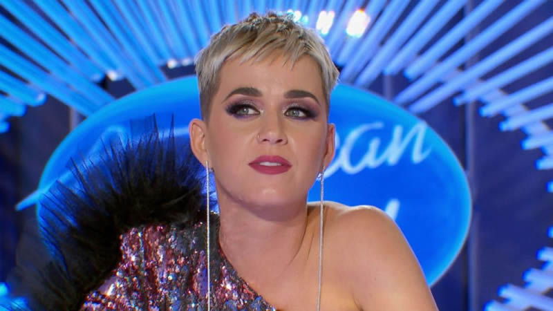 Katy Perry Turns the American Idol Bathroom into Her ‘Runway’ with All-Leather Look
