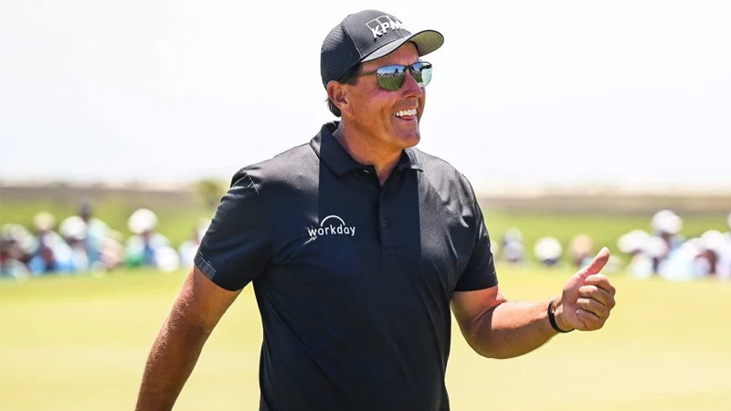  Phil Mickelson enters Bryson-Brooks Twitter feud in hilarious fashion