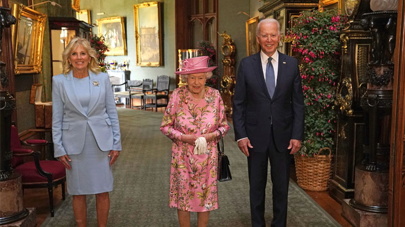  Queen Elizabeth Greets Joe Biden and Dr. Jill Biden in Stunning Style at Windsor Castle