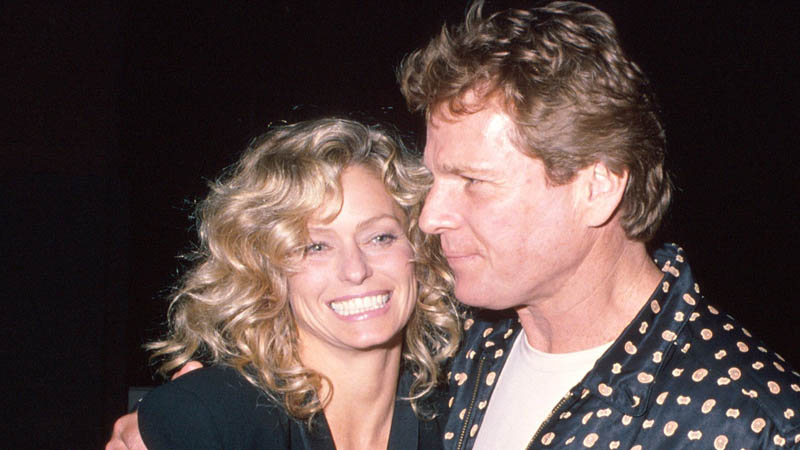  Ryan O’Neal reunites with longtime love Farrah Fawcett two weeks after death