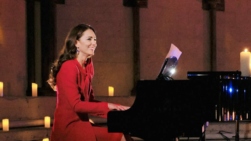 kate middleton play piano