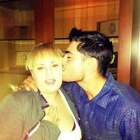  Zac Efron Kisses Rebel Wilson: “I Think I’m in Love”