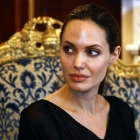  Angelina Jolie’s Aunt Dies From Breast Cancer