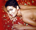 Halle Berry Pics