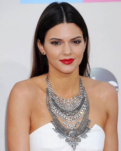 Kendall Jenner Displays Her Athletic Prowess With Yoga Pose