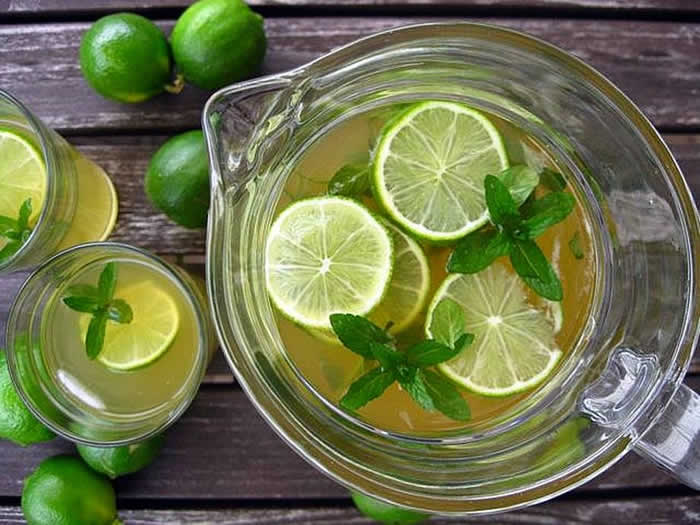 The skinny green tea detox drink