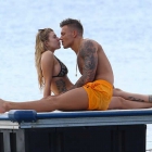  Love Island’s Olivia Buckland Shows Off Her Toned Abs in Bikini