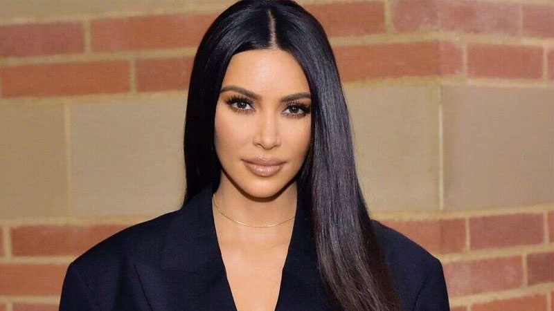  Kim Kardashian Sexiest Looks in Public