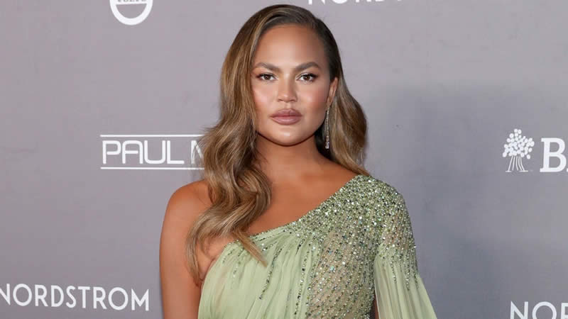 Chrissy Teigen Says She Is “Saying Goodbye” To Twitter