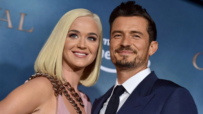  Katy Perry on Orlando Bloom’s Bathroom Habits: ‘He Leaves the Floss Everywhere’
