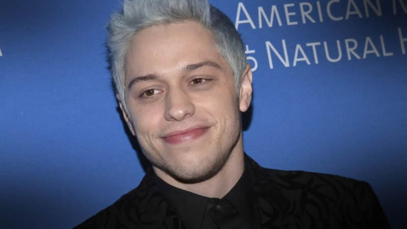  Pete Davidson Abruptly Exits Stage Amid Heckling at Omaha Show