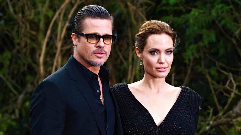  Angelina Jolie’s Generous Gift: A Chopper for Ex-Husband Brad Pitt in a Grand Gesture of Love