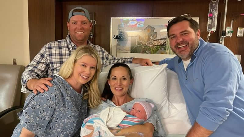  Surrogate-Born Children Welcomed Days Before Wife Gives Birth: “Seeing my child for the first time was such an emotional experience”