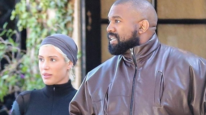  Kanye West seizes pap’s phone for ‘dumb’ Bianca Censori question