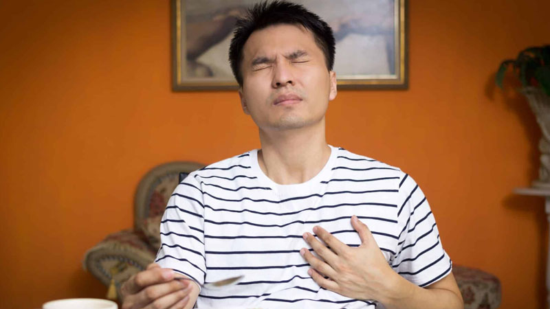  Heartburn Warning Sign for Esophageal Cancer Highlighted by Experts