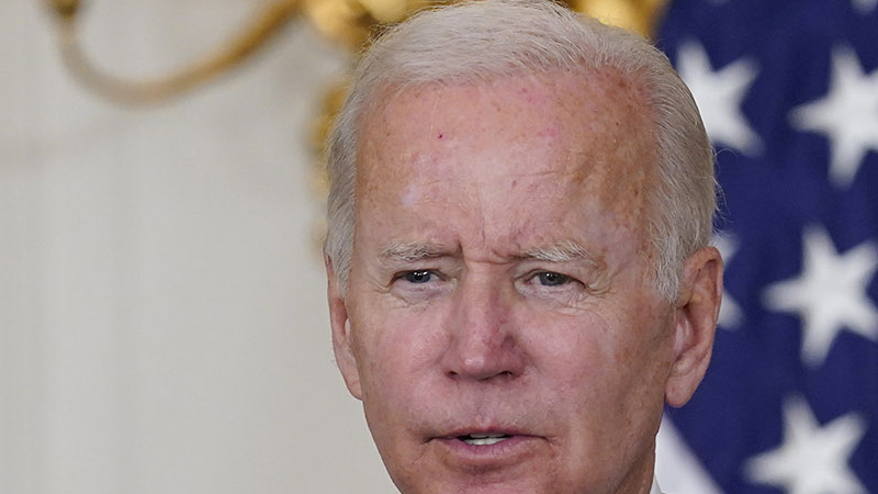  Biden Fumbles Speech at Trade Union Conference, Sparking Concerns and Laughte