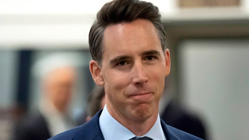  Josh Hawley Faces Backlash After Declaring Support for “Christian Nationalism”