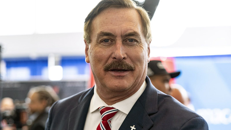  Mike Lindell Aims to “Flip Democrats” at DNC in Latest Crusade Against Voting Machines