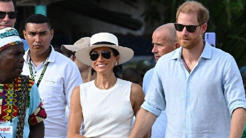  Prince Harry Shrinks His Sense of Self Around Meghan Markle, Says Expert